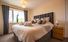 3-Bedroom House With Garden, Conservatory, In Centre Of Worcester
