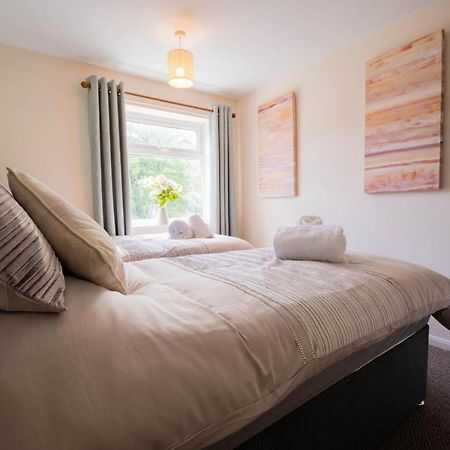 3-Bedroom House With Garden, Conservatory, In Centre Of Worcester Exterior photo