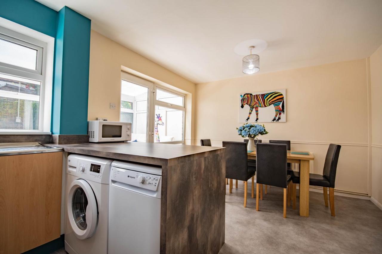 3-Bedroom House With Garden, Conservatory, In Centre Of Worcester Exterior photo