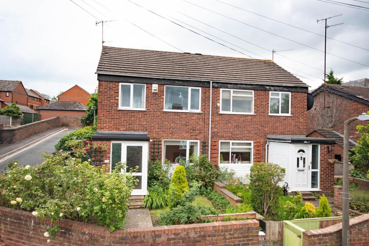 3-Bedroom House With Garden, Conservatory, In Centre Of Worcester Exterior photo