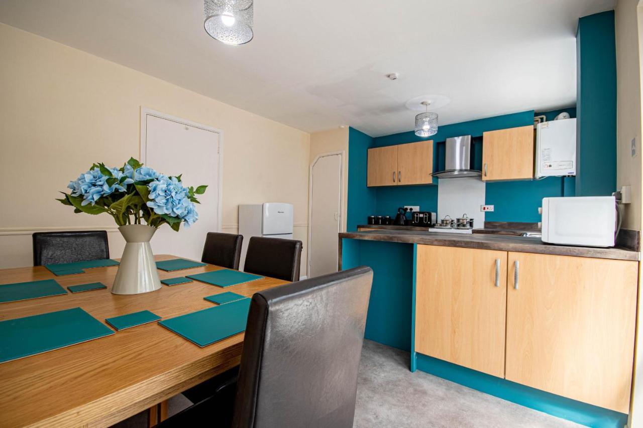 3-Bedroom House With Garden, Conservatory, In Centre Of Worcester Exterior photo